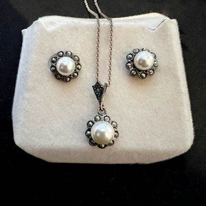 Pearl Necklace and Earring Set - Costume Jewelry